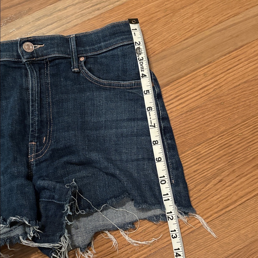 Dark Wash Denim Women's Cutoff Shorts. Mother the charmer fray short. 27 euc - Picture 10 of 12